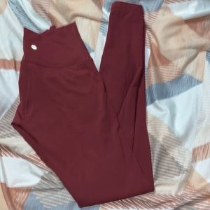 Size 4 lululemon wunder unders